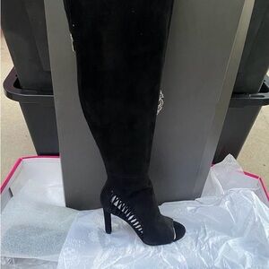 Nine West Black Heeled Boots with Cutout Design